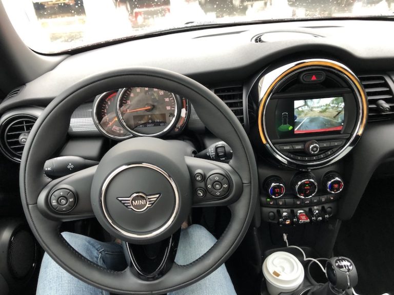 Mini's Oxford Edition The Best Car For College Students? A Girls