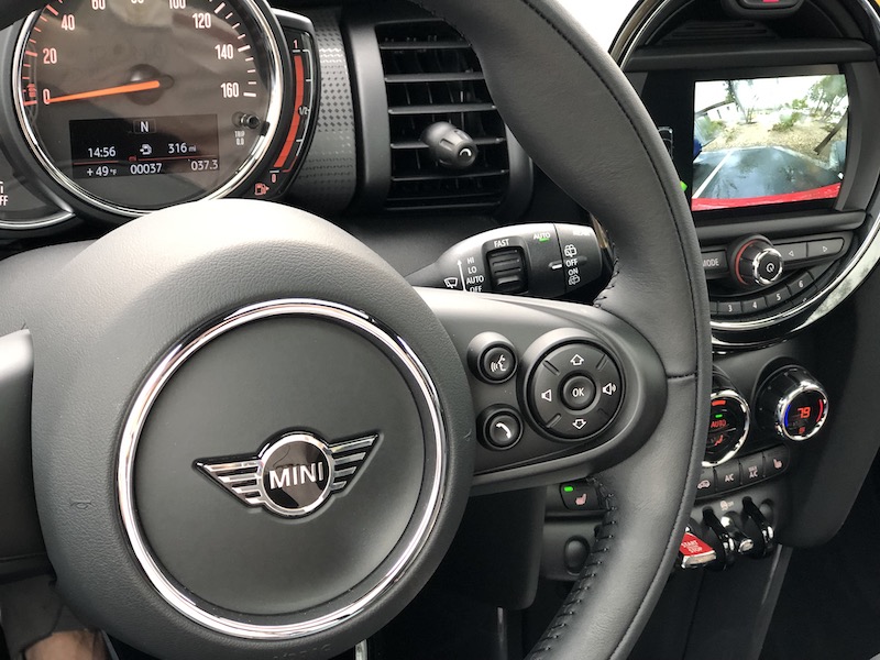 Mini's Oxford Edition The Best Car For College Students? A Girls