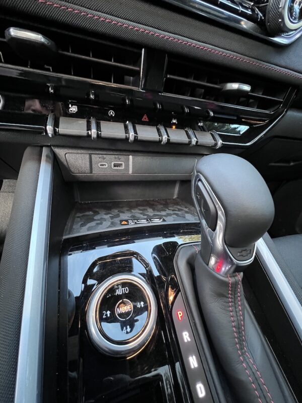 The Gear Selector, Off Road And Drive Mode Selector And Phone Cubby