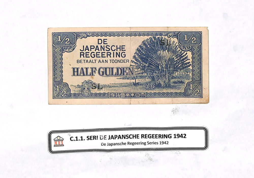 Billete japonés de medio gulden de 1942 con una palma del viajero impresa.