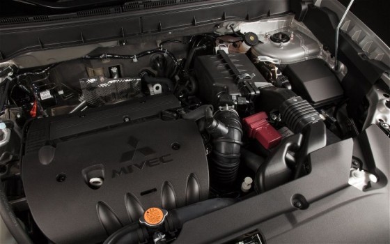 2013-Mitsubishi-Outlander-Sport-Engine1