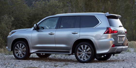 2016_Lexus_LX_570_007