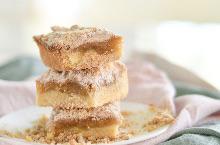 Signature Apple Crumble Bar