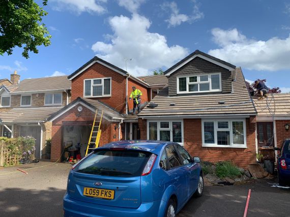 ROOFING CONTRACTORS