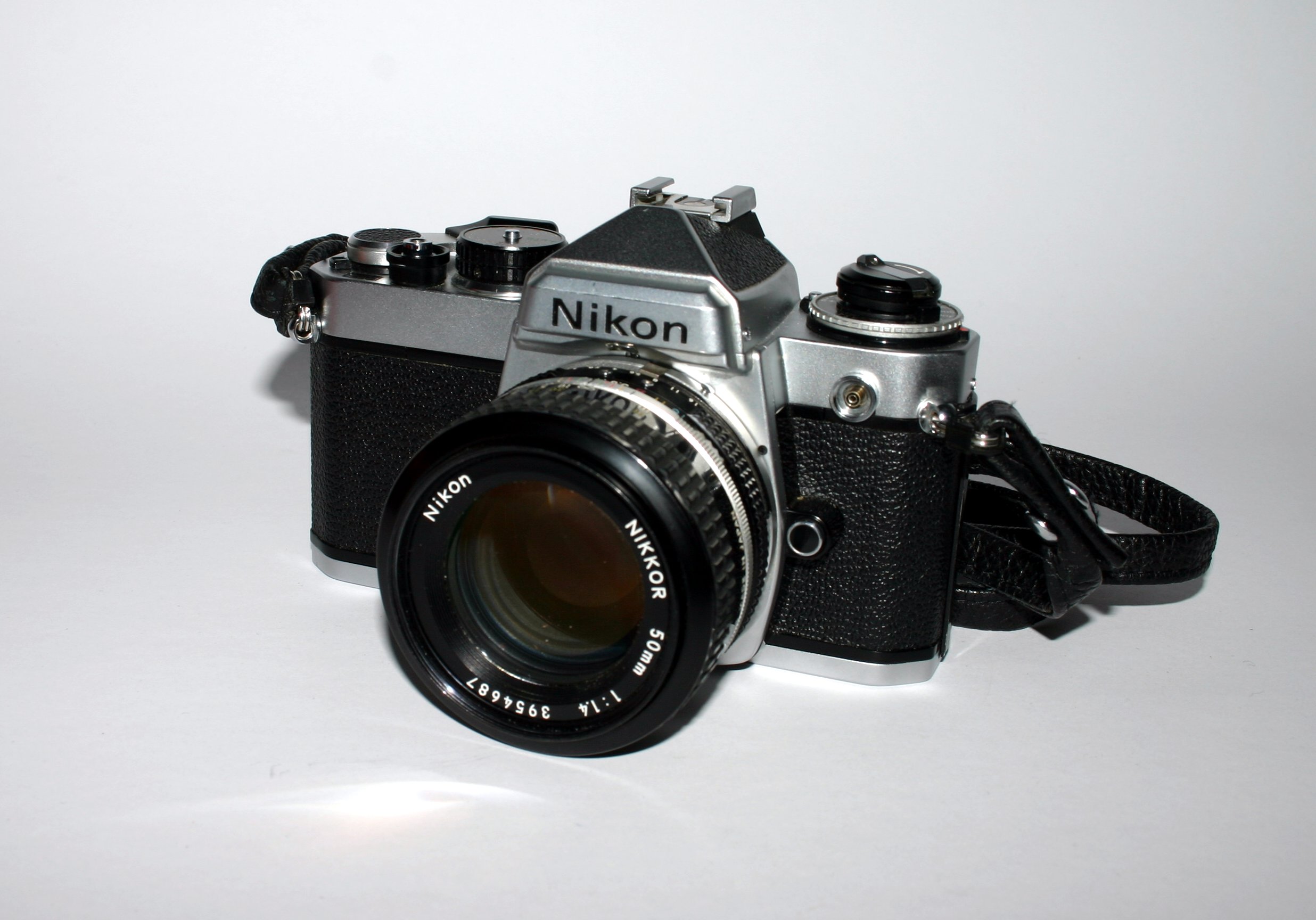 Nikon FE